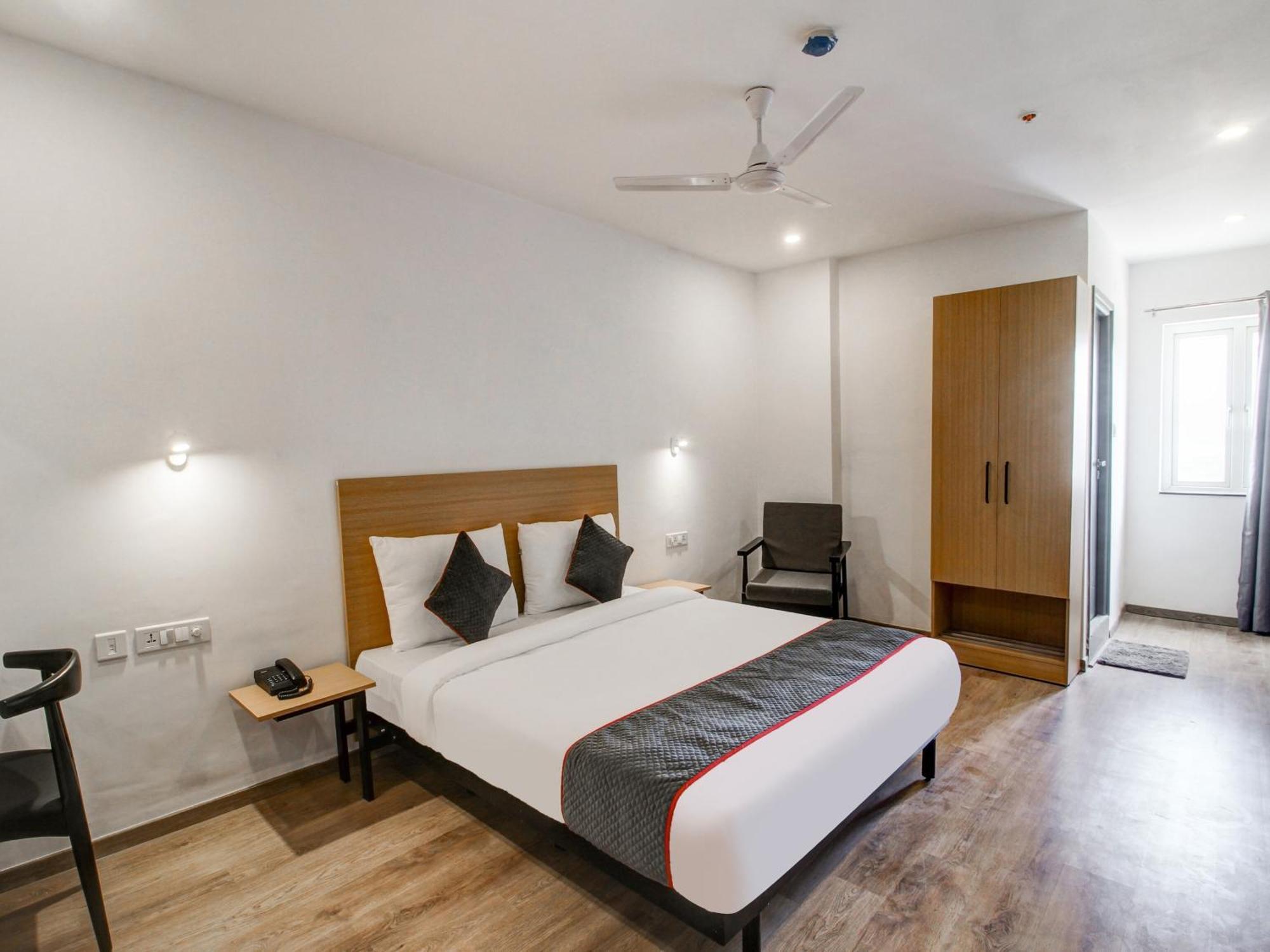 Hotel Super Townhouse Rcc Majestic 397 Lb Nagar Hyderabad Exterior foto