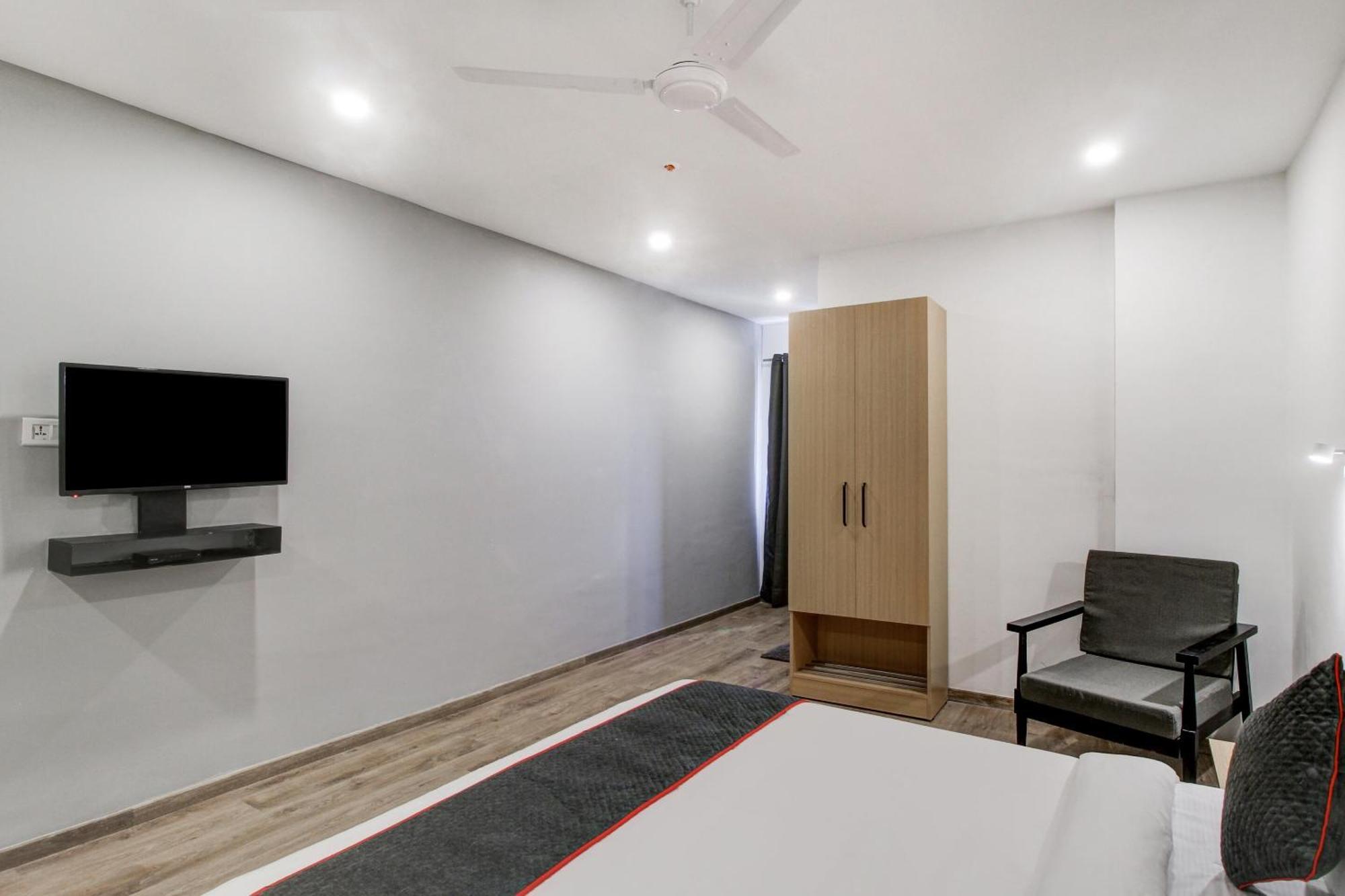 Hotel Super Townhouse Rcc Majestic 397 Lb Nagar Hyderabad Exterior foto