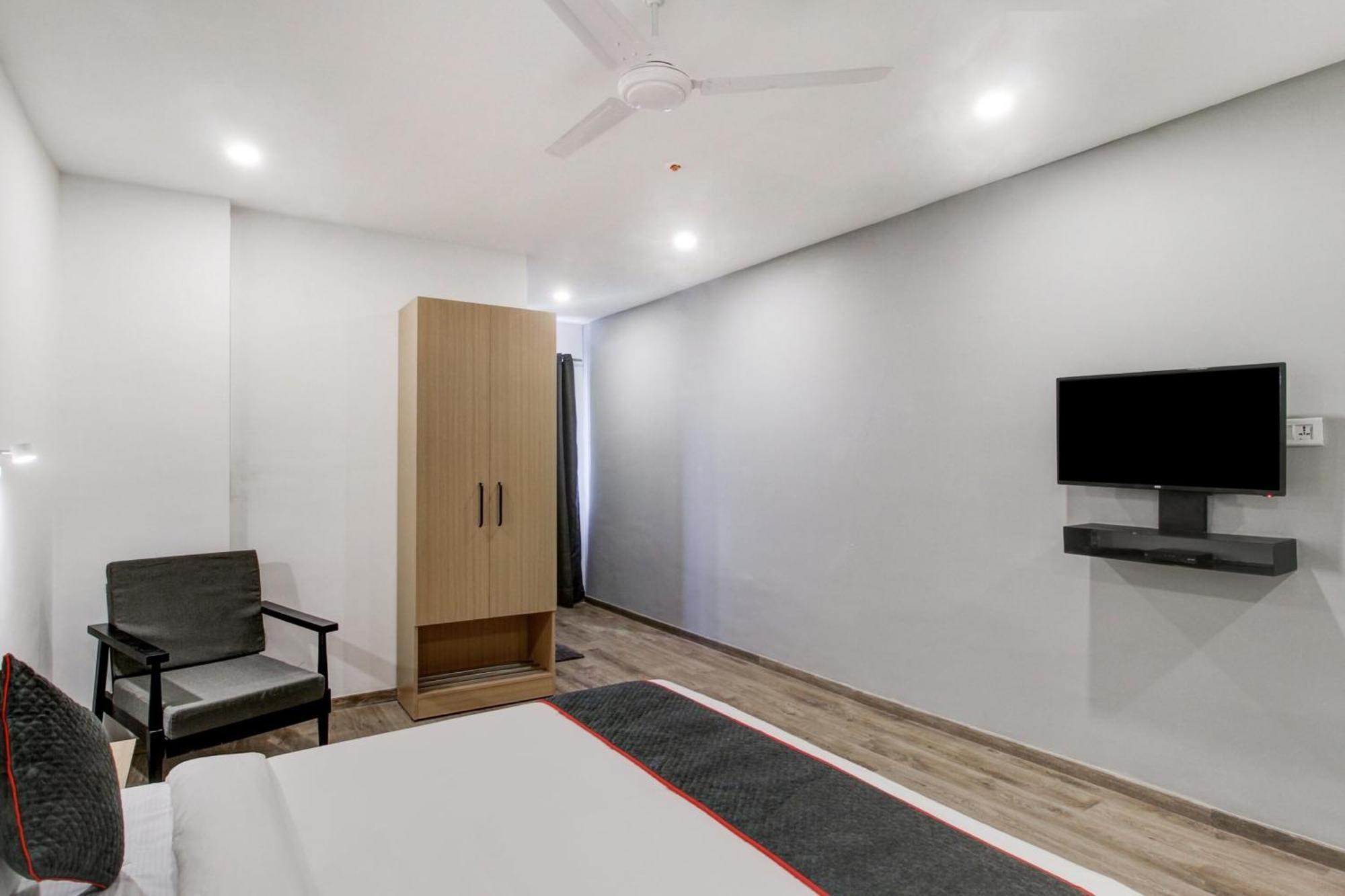 Hotel Super Townhouse Rcc Majestic 397 Lb Nagar Hyderabad Exterior foto