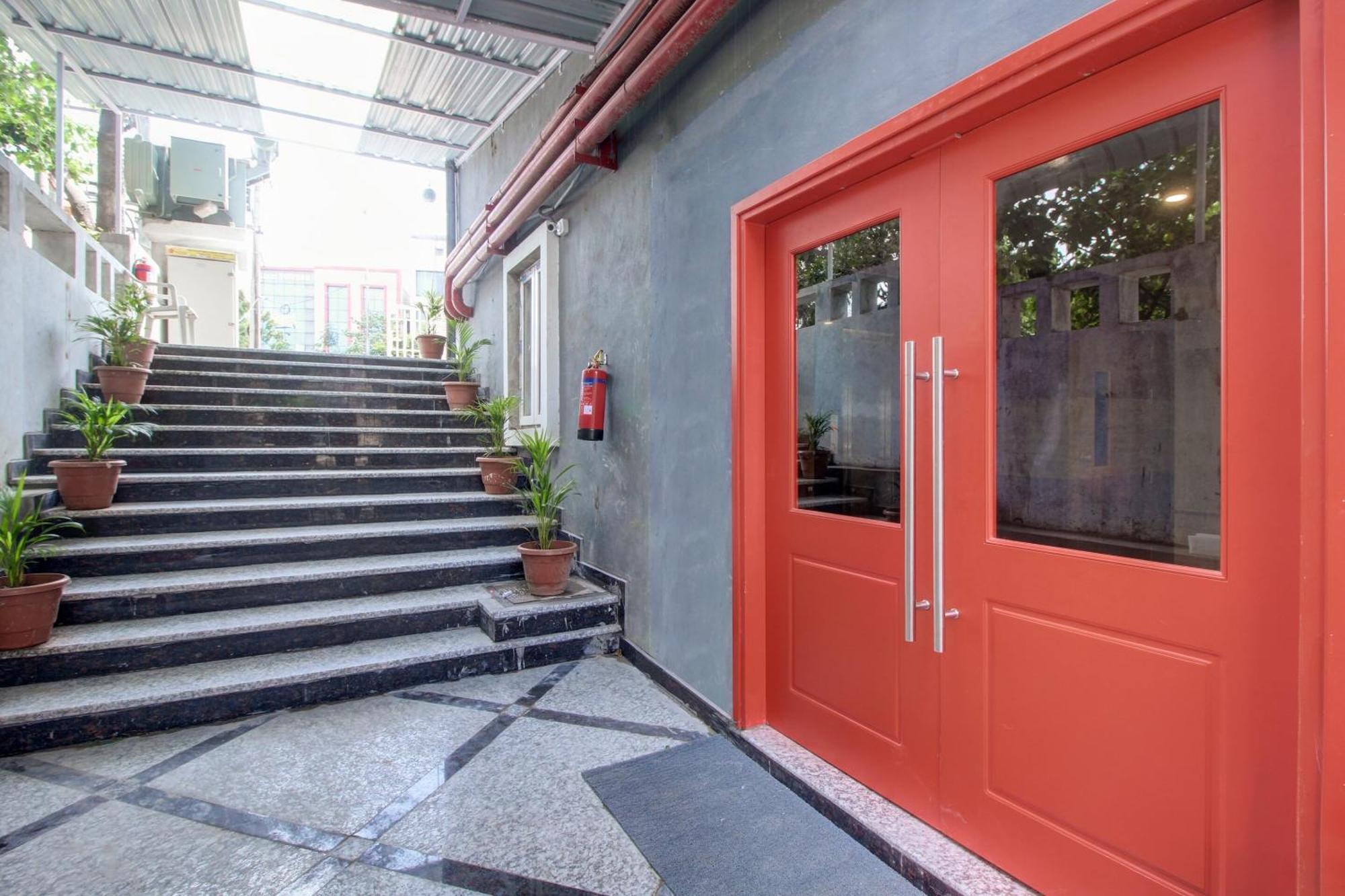 Hotel Super Townhouse Rcc Majestic 397 Lb Nagar Hyderabad Exterior foto